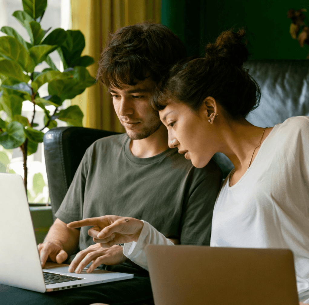 Illustration of WhatsApp alerts